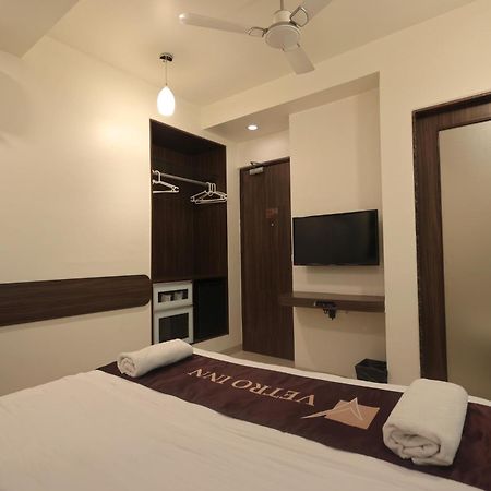 Hotel Vetro Inn Сурат Экстерьер фото