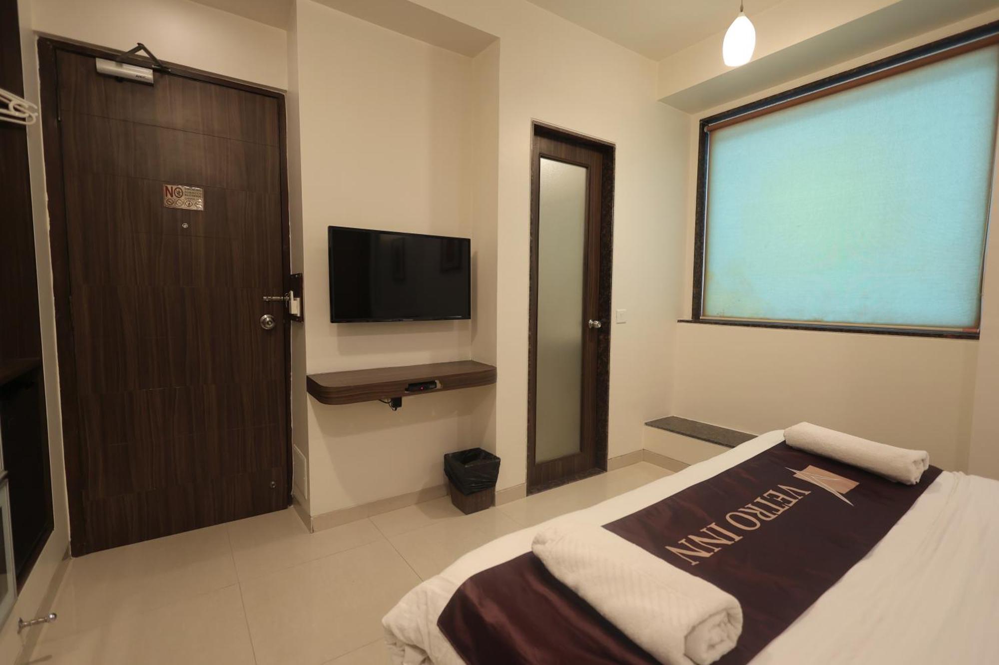 Hotel Vetro Inn Сурат Экстерьер фото