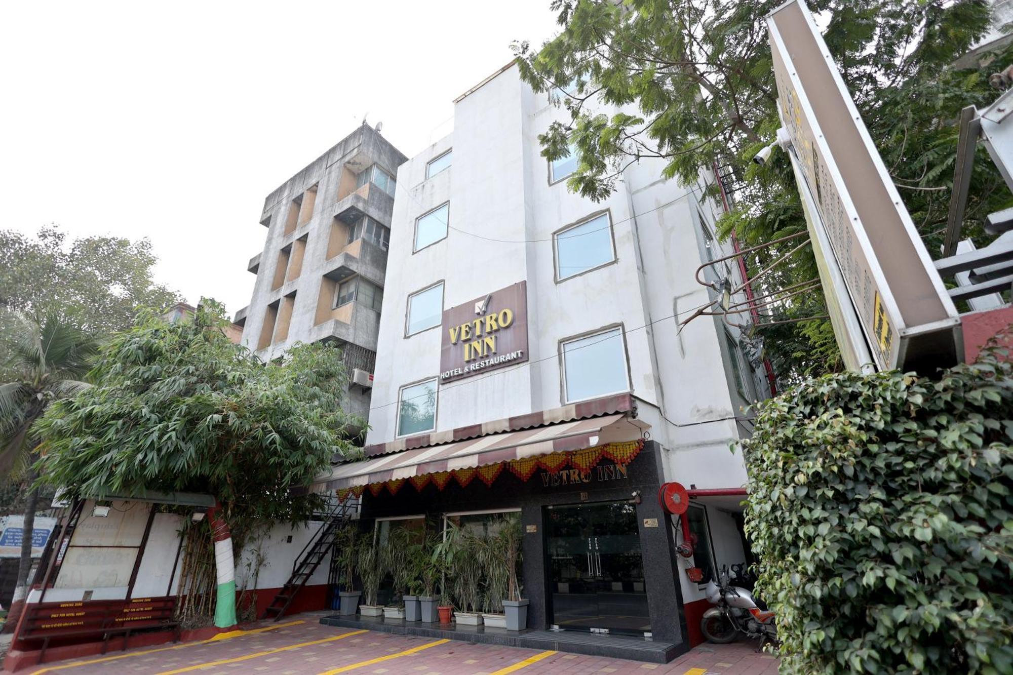 Hotel Vetro Inn Сурат Экстерьер фото